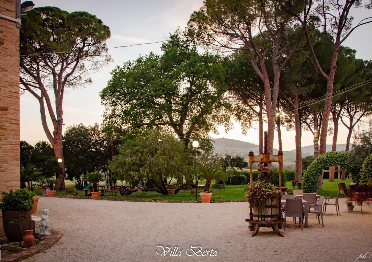 Resort Restaurant Villa Berta San Severino Marche Exterior photo