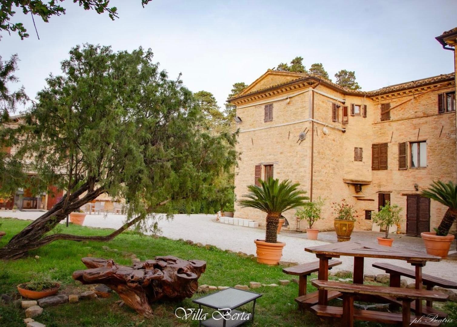 Resort Restaurant Villa Berta San Severino Marche Exterior photo